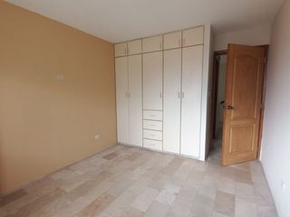 Foto 11 de VENTA DE LINDA Y ACOGEDORA  CASA DE 2 PISOS EN URBANIZACION SAN FELIPE NORTE DE GUAYAQUIL