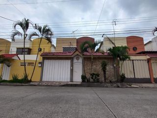 Foto 29 de VENTA DE LINDA Y ACOGEDORA  CASA DE 2 PISOS EN URBANIZACION SAN FELIPE NORTE DE GUAYAQUIL