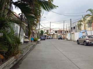 Foto 30 de VENTA DE LINDA Y ACOGEDORA  CASA DE 2 PISOS EN URBANIZACION SAN FELIPE NORTE DE GUAYAQUIL