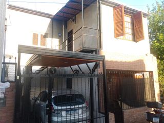 Foto 1 de VENTA CASA mas Departamento en BELLA VISTA
