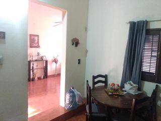 Foto 5 de VENTA CASA mas Departamento en BELLA VISTA