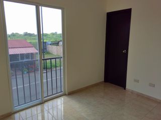 Casa de venta en la Urbanización Durán City, 3 dormitorios, por estrenar.