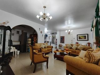 Foto 3 de Casa remodelada en venta - Alborada IX etapa cerca de CC La Rotonda y City Mall