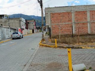 Terreno de venta de 150m2 esquinero excelente ubicación, La Comarca. Quitumbe, Quito, Ecuador