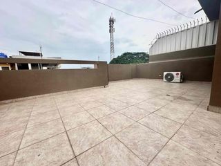 Foto 5 de CASA  EN ALQUILER AMOBLADA URB PRIVADA SECTOR LA PIAZZA  INGRESO A MACHALA CON PATIO 4 HABITACIONES.