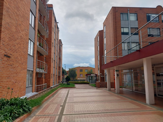 Venta de Apartamento en el Conjunto Caminos De Altania, Barrio Granada Norte , Suba.
