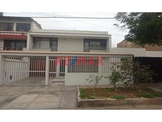 Casa Por Remodelar En Urb. Los Cipreses (Lima)