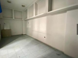 Local  comercial 021 - en sotano 4.38m2 en el Emporio Gamarra