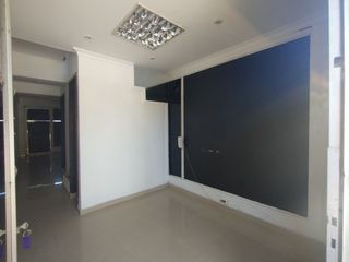 Oficina en arriendo en La Concepción.