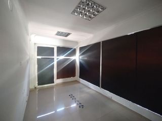 Foto 5 de Oficina en arriendo en La Concepción.