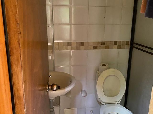 Cabaña de dos niveles, ubicada en el sector de tres esquinas, vía cañón del combeima,Ibagué