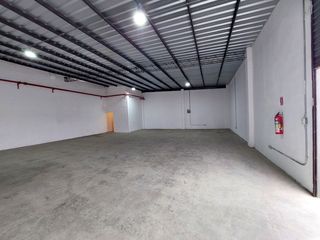 Foto 9 de Alquiler de bodegas industriales 485m2,  500m2, 800m2 y 1300m2 en complejo con seguridad