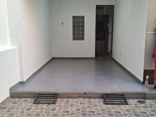 Alquilo Departamento de 200m2 en 1er piso - Mangomarca