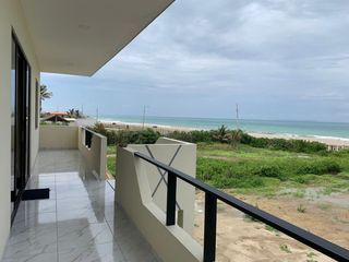 Foto 6 de casa de venta frente al mar en manta san lorenzo