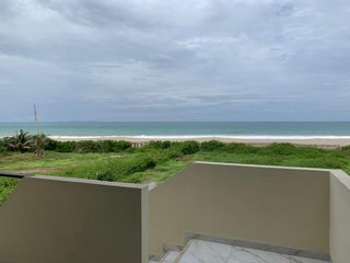Foto 7 de casa de venta frente al mar en manta san lorenzo