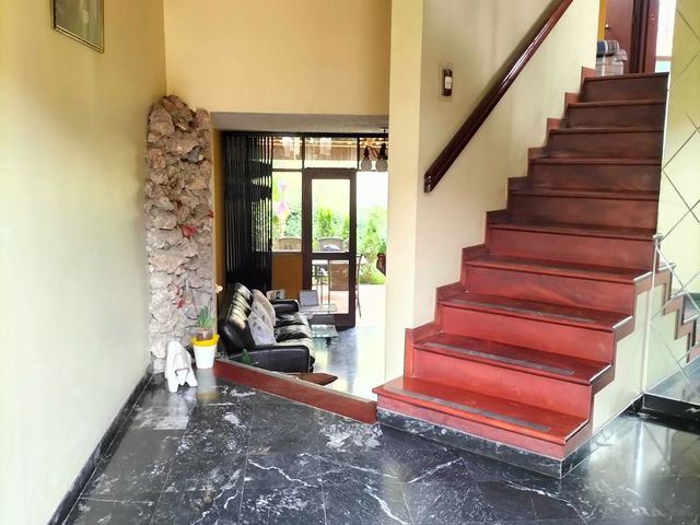 Hermosa casa en venta en Las Lomas de La Molina Vieja.!!