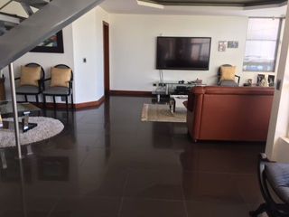 Foto 5 de Casa de arriendo, sector Cumbayá, Urb. Vista Grande, 4 dormitorios