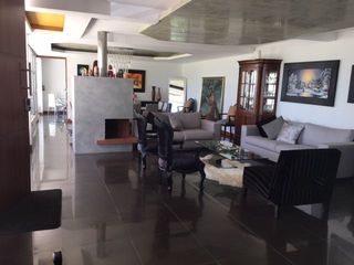 Foto 6 de Casa de arriendo, sector Cumbayá, Urb. Vista Grande, 4 dormitorios