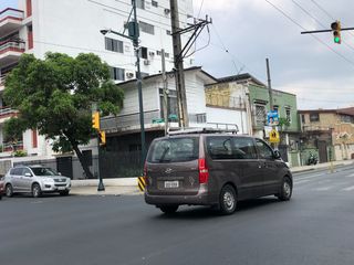 Foto 2 de oportunidad VENTA DE CASA ESQUINERA EN SECTOR MUY COMERCIAL