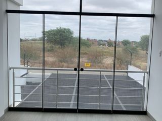Foto 1 de OPORTUNIDAD UNICA: VENDO DEPARTAMENTO  FRENTE AL FUTURO CLUB DE MIRAFLORES