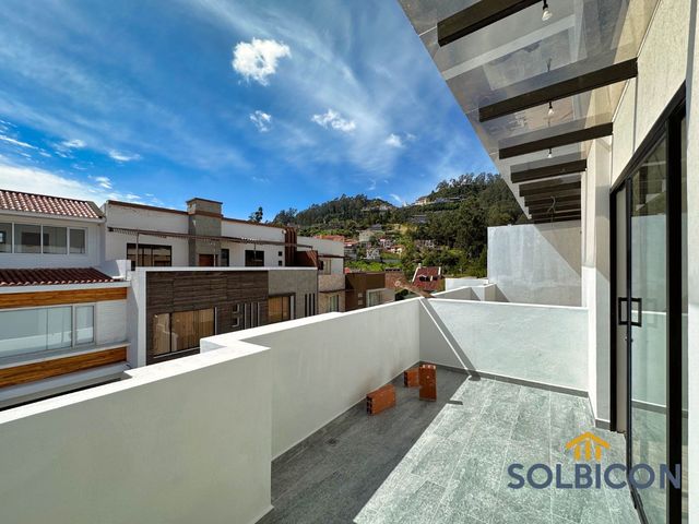 HERMOSA CASA MODERNA EN EL SECTOR DE LOS PUENTES