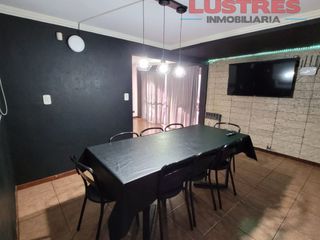 Casa Con Amplio Patio Y Pileta  +  2 Departamentos  Santa Teresita Partido De La Costa