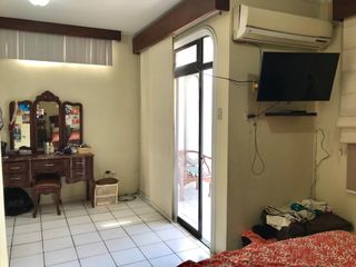 Foto 13 de Casa de venta en La Atarazana, 4 pisos, herradura cerrada, 5 dormitorios.
