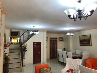Foto 5 de Casa de venta en La Atarazana, 4 pisos, herradura cerrada, 5 dormitorios.