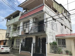 Foto 1 de Casa de venta en La Atarazana, 4 pisos, herradura cerrada, 5 dormitorios.