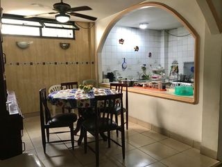 Foto 9 de Casa de venta en La Atarazana, 4 pisos, herradura cerrada, 5 dormitorios.
