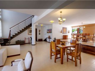 Hermosa casa campestre con piscina propia.