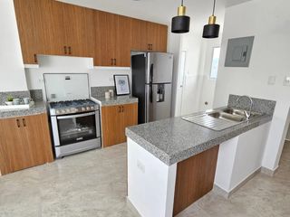Foto 8 de Venta de Casa Marbella en Manantial de Casalaguna Vial 1- Av. Leon F. Cordero cerca del Riocentro Dorado, La Aurora, Daule