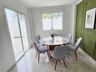 Foto 7 de Venta de Casa Marbella en Manantial de Casalaguna Vial 1- Av. Leon F. Cordero cerca del Riocentro Dorado, La Aurora, Daule