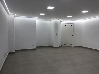 Foto 4 de Alquiler de Consultorio en Canal 4 de 42 Metros, Juan Diguja, Norte de Quito.