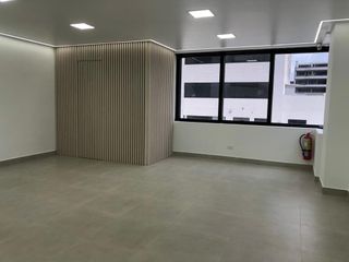 Foto 2 de Alquiler de Consultorio en Canal 4 de 42 Metros, Juan Diguja, Norte de Quito.