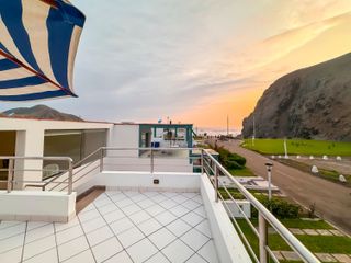 Residencia Privada y Exclusiva – Amplia Terraza con vista panorámica al mar