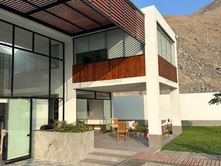 Foto 1 de Venta casa de campo de estreno en Cieneguilla