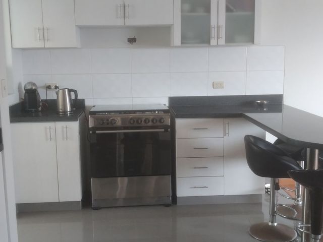 SE VENDE LINDO FLAT EN EL BARRIO MÉDICO CON VISTA PANORÁMICA (LÍMITE DE MIRAFLORES Y SURQUILLO)