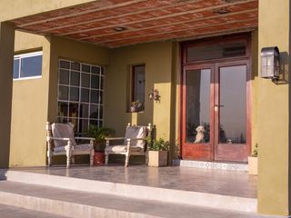 Venta de Casa Moderna Barrio Aires de Manantial - El Suyuque - S. L