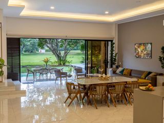 Espectacular Casa Campestre sobre un Campo de Golf
