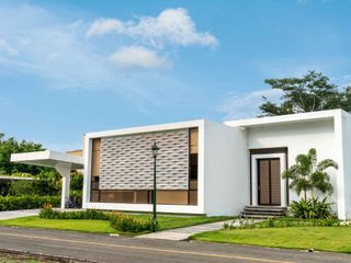 Espectacular Casa Campestre sobre un Campo de Golf