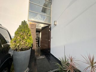 Foto 5 de Se Alquila Hermosa Casa con Piscina, Totalmente Amoblada - En Sol De La Molina