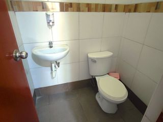 Foto 5 de VENTA 1ER PISO COMERCIAL (150 M2) ALT. 2CDRAS AV. CARAPONGO LURIGANCHO