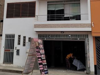 Foto 1 de VENTA 1ER PISO COMERCIAL (150 M2) ALT. 2CDRAS AV. CARAPONGO LURIGANCHO