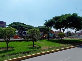 Local Comercial De 2 Pisos Cerca A Plaza De Huaral