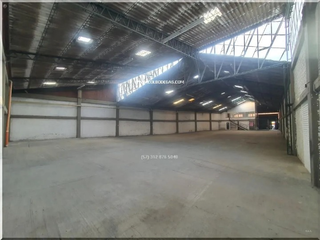 Foto 4 de ALQUILER DE BODEGA DE 2070 MTS2, 4 ACCESOS VEHICULARES Y MUELLES.
