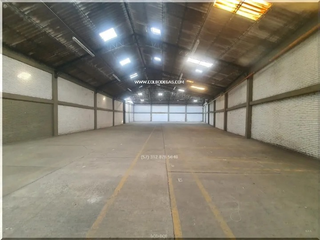 Foto 6 de ALQUILER DE BODEGA DE 2070 MTS2, 4 ACCESOS VEHICULARES Y MUELLES.