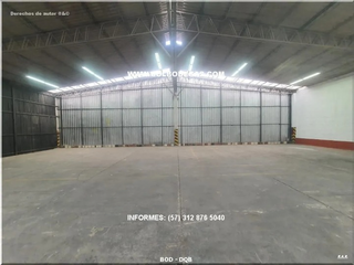 Foto 12 de ALQUILER DE BODEGA DE 2070 MTS2, 4 ACCESOS VEHICULARES Y MUELLES.