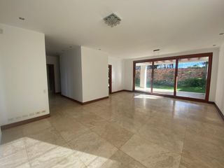 Foto 5 de VENDO HERMOSA CASA EN CONJUNTO CUMBAYA (Sector Colegio Menor)