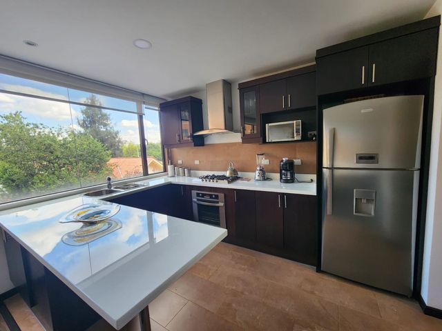 Departamento de 3 Dormitorios atrás de Av. Ordóñez Lasso